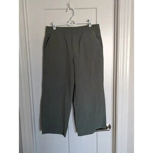 Gap Fit wide leg cropped pant M